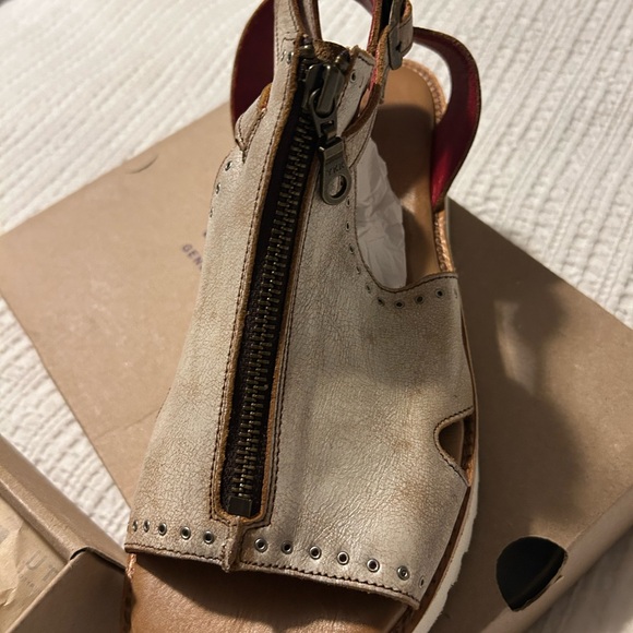 BED|STU Cream Sandals with Modern Chunky Sole - Picture 10 of 14